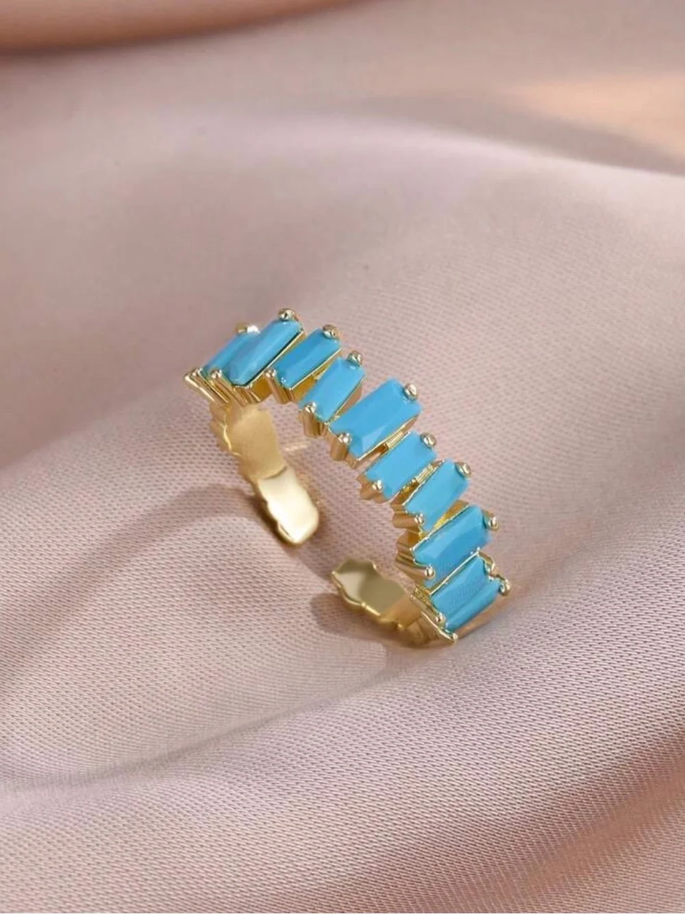 N/A elegant gold